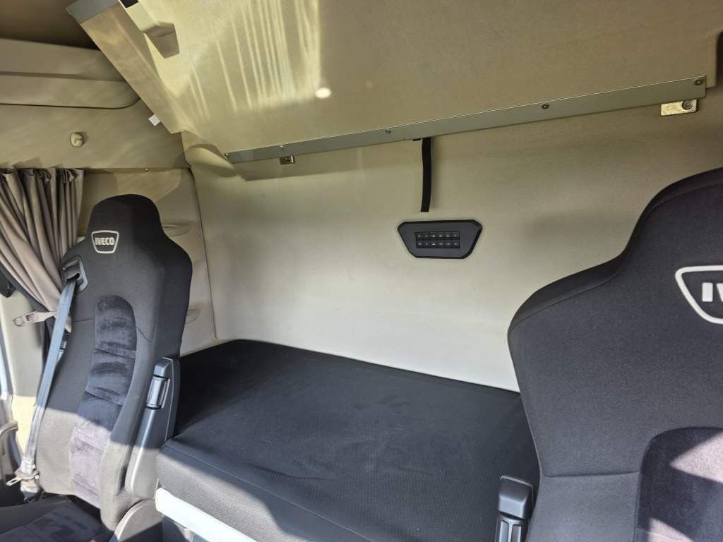 Fahrzeugabbildung Iveco 480 S-Way, Retarder, Klima Automat, 2 Kreis-Hydr