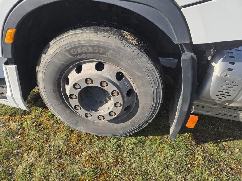 Fahrzeugabbildung Iveco 480 S-Way, Retarder, Klima Automat, 2 Kreis-Hydr