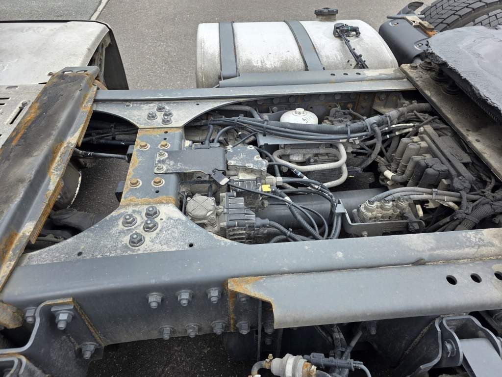 Fahrzeugabbildung DAF XF 480 SSC,Standklima,Intarder mit Krone Gardine