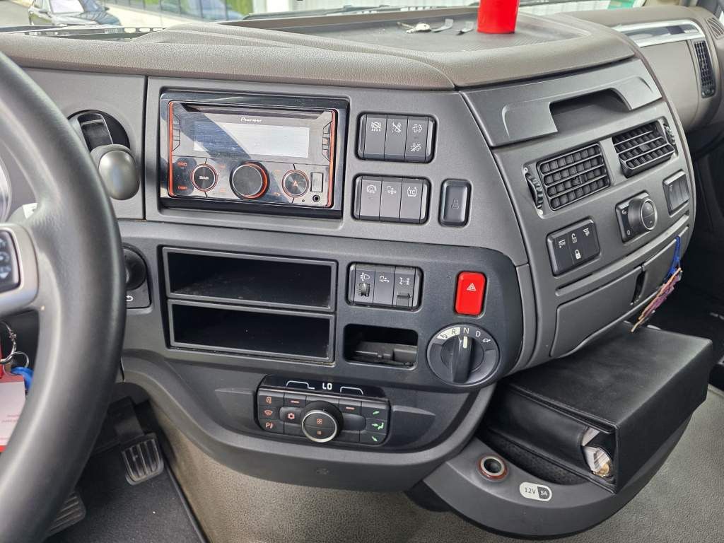 Fahrzeugabbildung DAF XF 480 SSC,Standklima,Intarder mit Krone Gardine