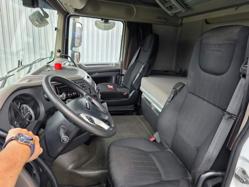 Fahrzeugabbildung DAF XF 480 SSC,Standklima,Intarder mit Krone Gardine
