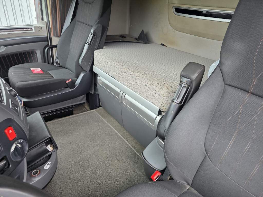 Fahrzeugabbildung DAF XF 480 SSC,Standklima,Intarder mit Krone Gardine