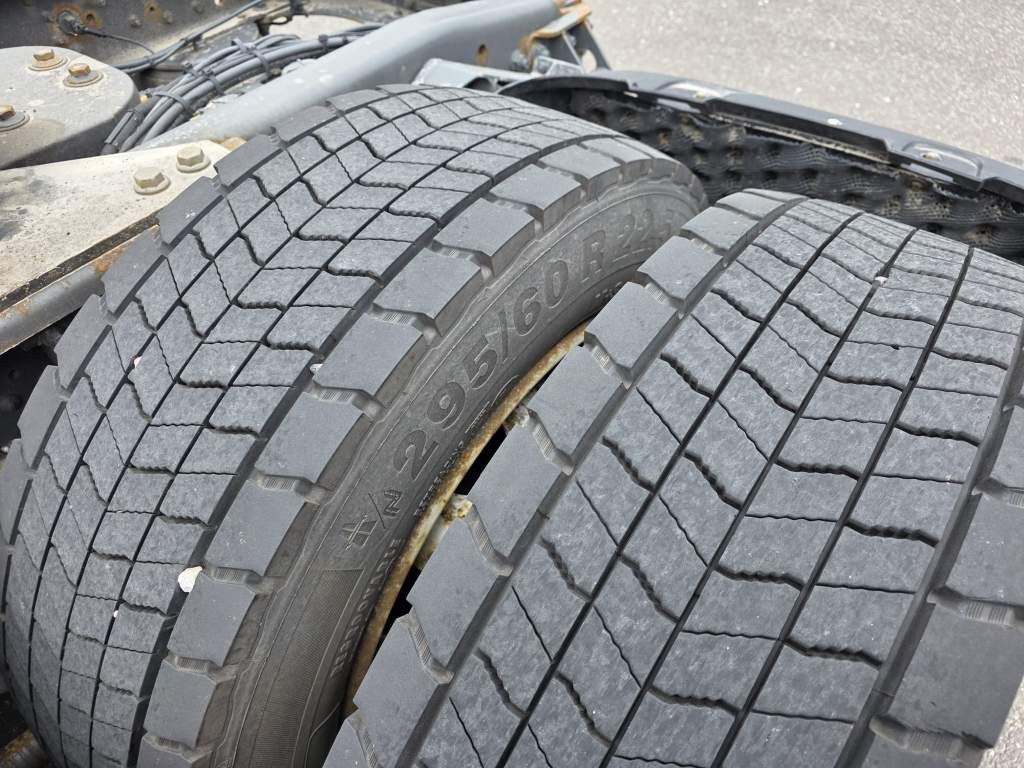 Fahrzeugabbildung DAF XF 480 SSC,Standklima,Intarder mit Krone Gardine