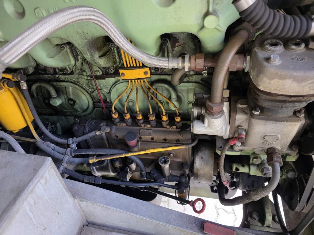 Fahrzeugabbildung Scania S12 Oldtimer, 5 Gang man Schaltung, 35+2+1