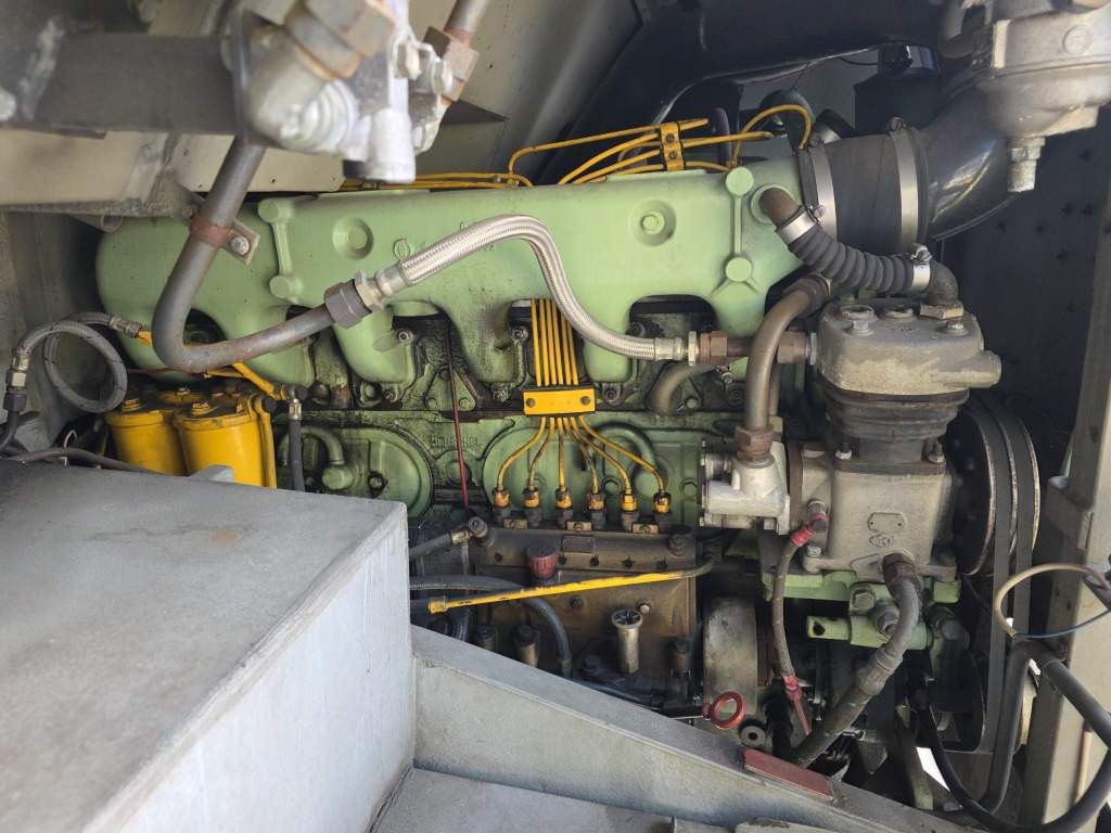 Fahrzeugabbildung Scania S12 Oldtimer, 5 Gang man Schaltung, 35+2+1