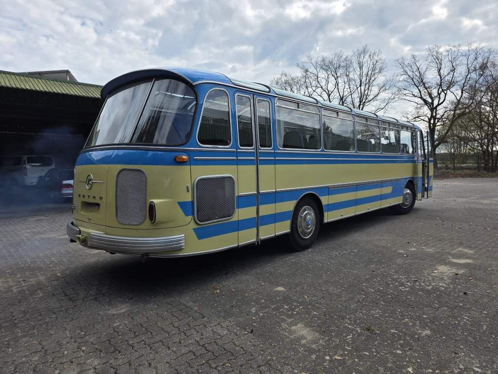 Fahrzeugabbildung Scania S12 Oldtimer, 5 Gang man Schaltung, 35+2+1