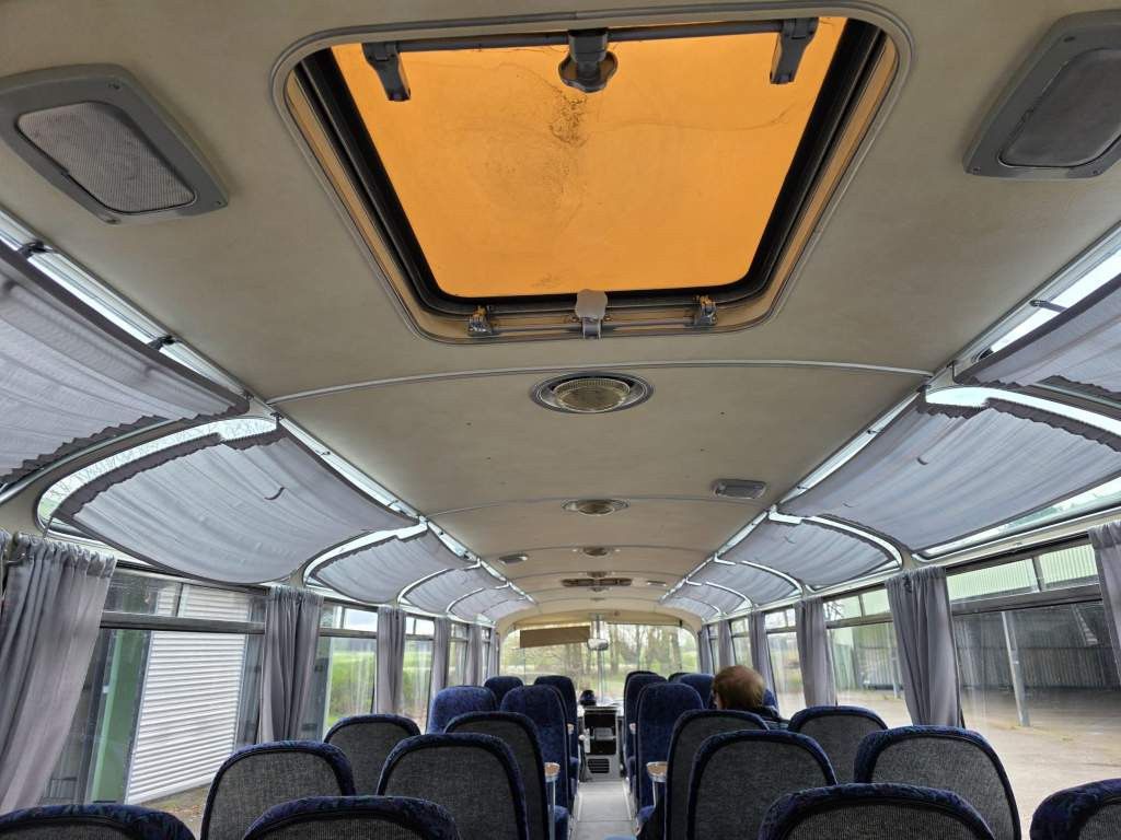 Fahrzeugabbildung Scania S12 Oldtimer, 5 Gang man Schaltung, 35+2+1