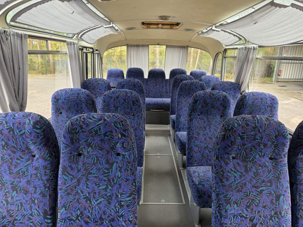 Fahrzeugabbildung Scania S12 Oldtimer, 5 Gang man Schaltung, 35+2+1