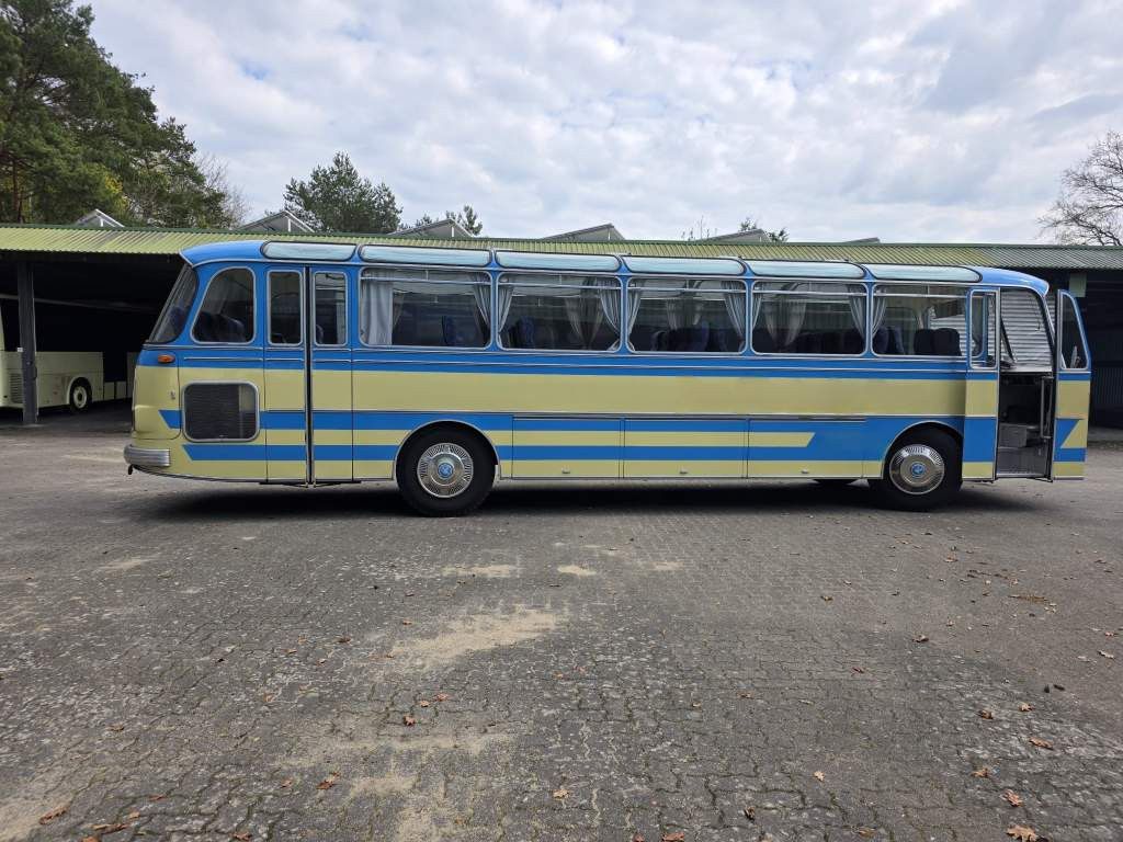 Fahrzeugabbildung Scania S12 Oldtimer, 5 Gang man Schaltung, 35+2+1