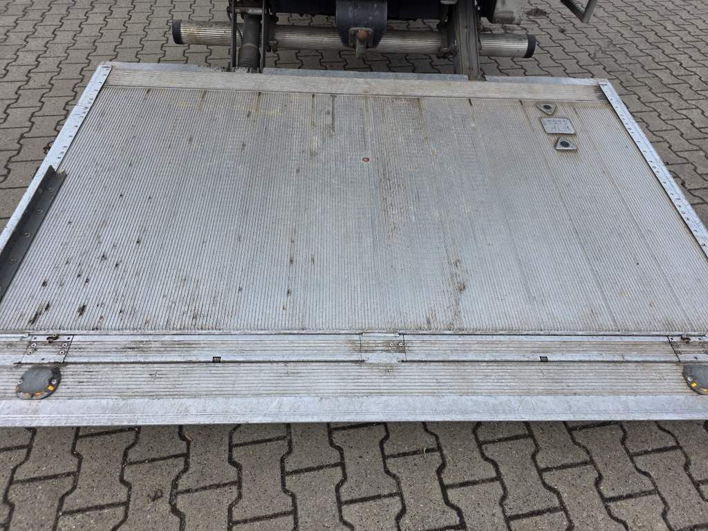 Fahrzeugabbildung Iveco 72-210 KJoffer mit Ladebordwand,AHK, Blatt/ Luft