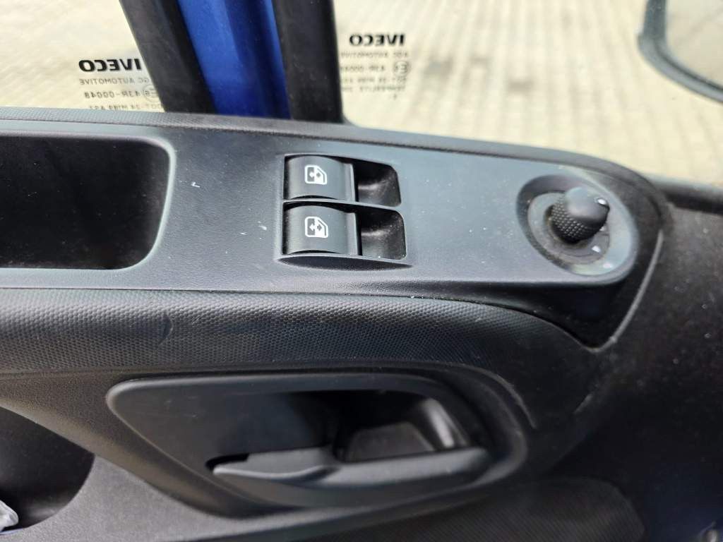 Fahrzeugabbildung Iveco 72-210 KJoffer mit Ladebordwand,AHK, Blatt/ Luft