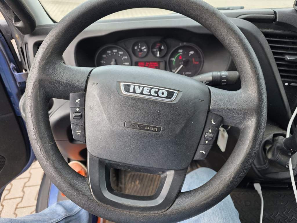 Fahrzeugabbildung Iveco 72-210 KJoffer mit Ladebordwand,AHK, Blatt/ Luft