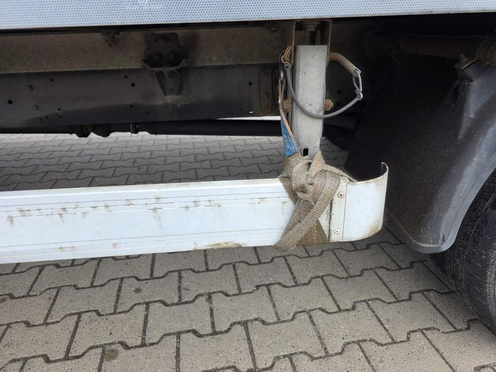 Fahrzeugabbildung Iveco 72-210 KJoffer mit Ladebordwand,AHK, Blatt/ Luft