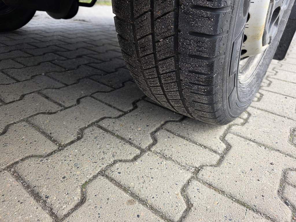 Fahrzeugabbildung Iveco 35-180 Maxi lang & hoch, SAHK, Klima, Kamera