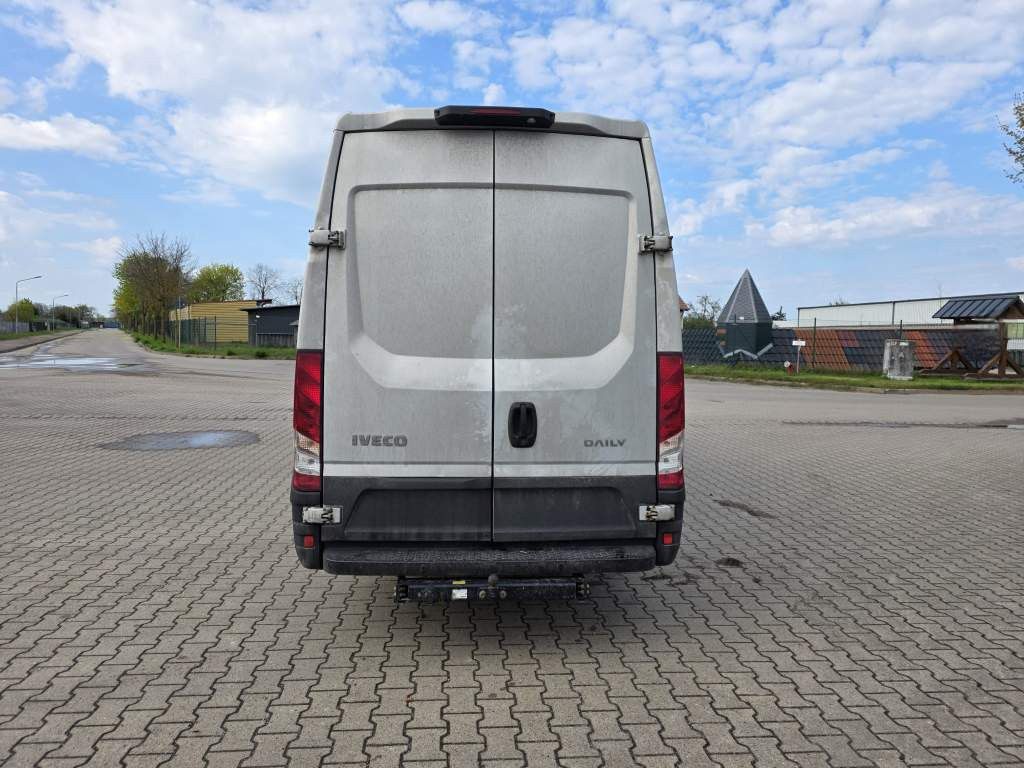 Fahrzeugabbildung Iveco 35-180 Maxi lang & hoch, SAHK, Klima, Kamera