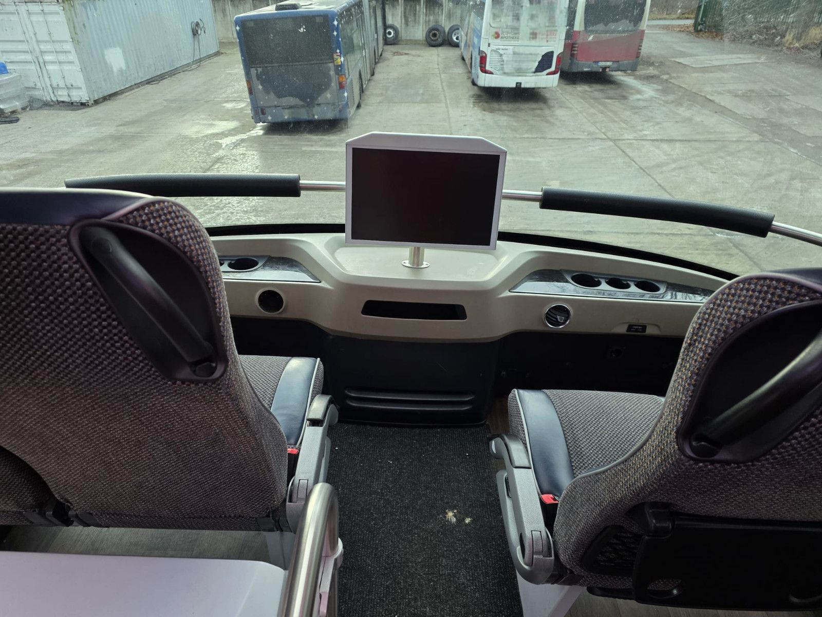 Fahrzeugabbildung Neoplan Skyliner,81+1+1,Hochdruckkühler neu  ZF Intarder