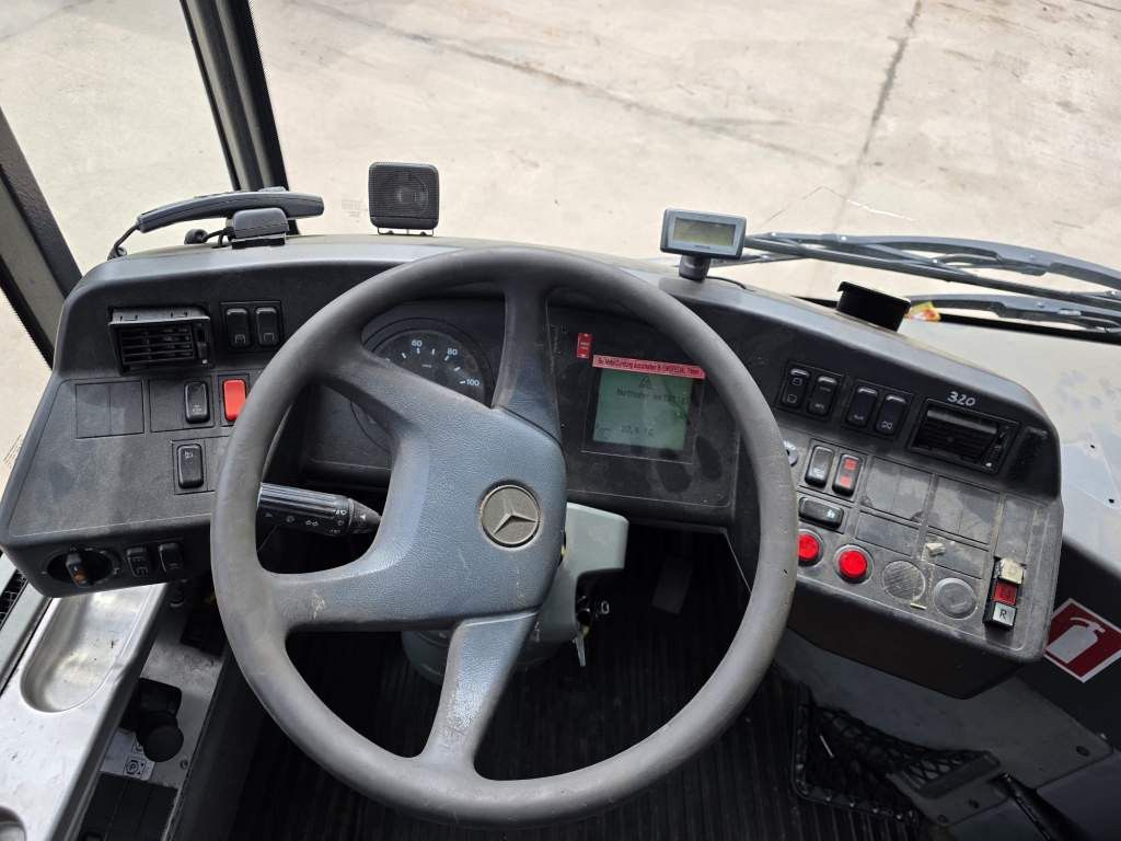 Fahrzeugabbildung Mercedes-Benz Citaro O530 LE, Gurten,  Armlehnen, Gardinen