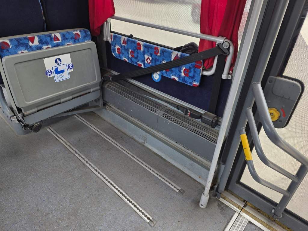 Fahrzeugabbildung Mercedes-Benz Citaro O530 LE, Gurten,  Armlehnen, Gardinen