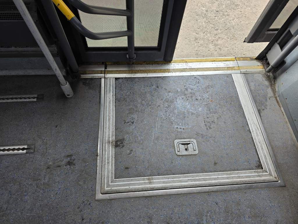 Fahrzeugabbildung Mercedes-Benz Citaro O530 LE, Gurten,  Armlehnen, Gardinen