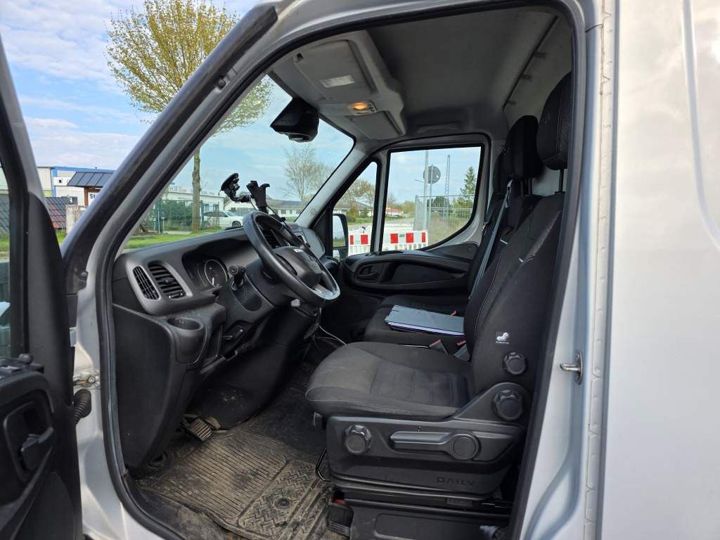 Fahrzeugabbildung Iveco 35-180 Maxi lang & hoch, SAHK, Klima, Kamera