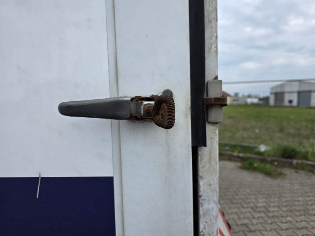 Fahrzeugabbildung Iveco 72-210 KJoffer mit Ladebordwand,AHK, Blatt/ Luft