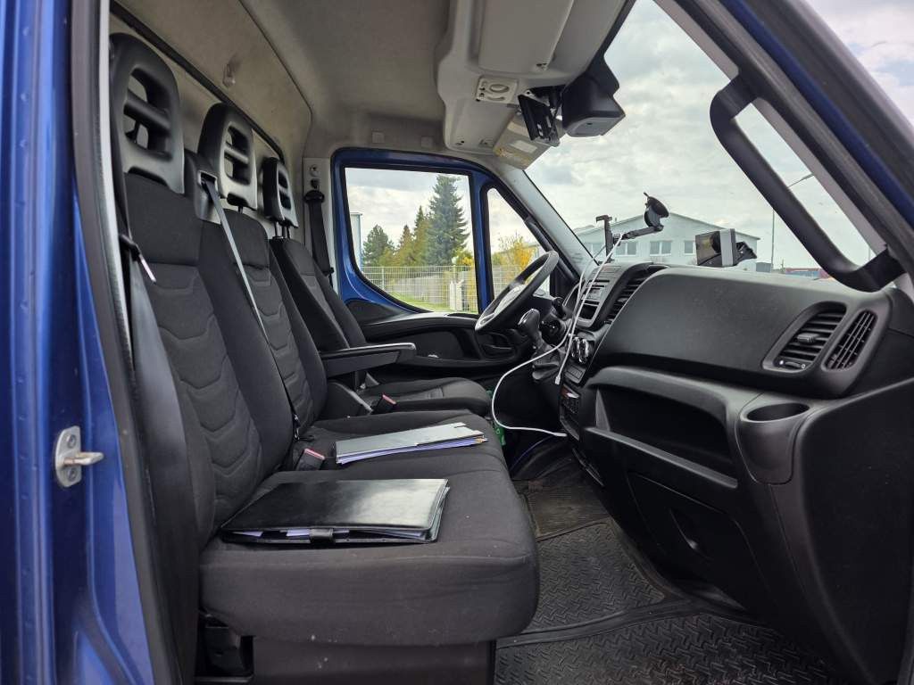 Fahrzeugabbildung Iveco 72-210 KJoffer mit Ladebordwand,AHK, Blatt/ Luft