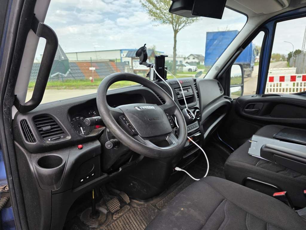 Fahrzeugabbildung Iveco 72-210 KJoffer mit Ladebordwand,AHK, Blatt/ Luft