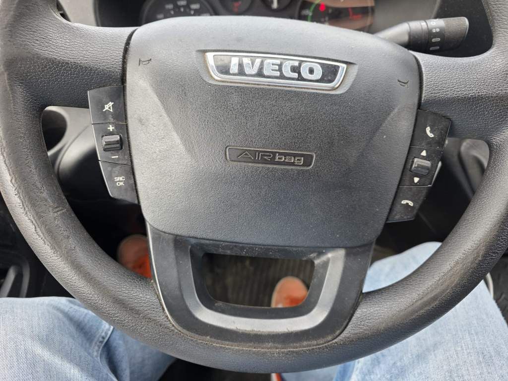 Fahrzeugabbildung Iveco 72-210 KJoffer mit Ladebordwand,AHK, Blatt/ Luft