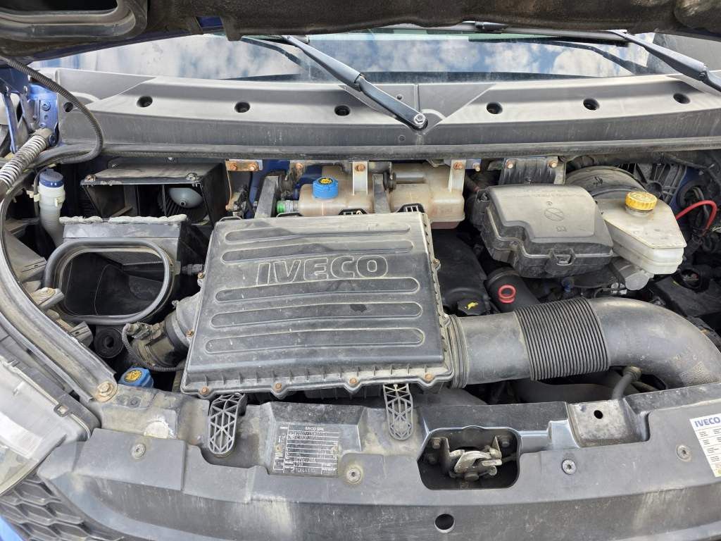Fahrzeugabbildung Iveco 72-210 KJoffer mit Ladebordwand,AHK, Blatt/ Luft