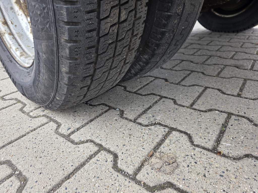 Fahrzeugabbildung Iveco 72-210 KJoffer mit Ladebordwand,AHK, Blatt/ Luft