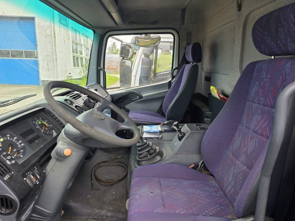Fahrzeugabbildung Mercedes-Benz 818 Pritsche & Plane, manuelle 6 Gang Schaltung