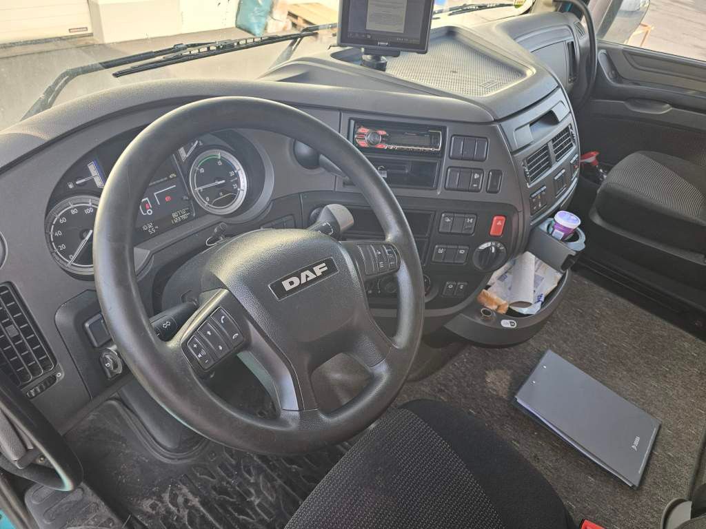 Fahrzeugabbildung DAF XF 410 Space Cab, Euro 6, Standklima