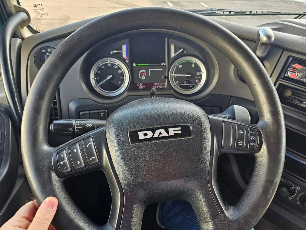 Fahrzeugabbildung DAF XF 410 Space Cab, Euro 6, Standklima