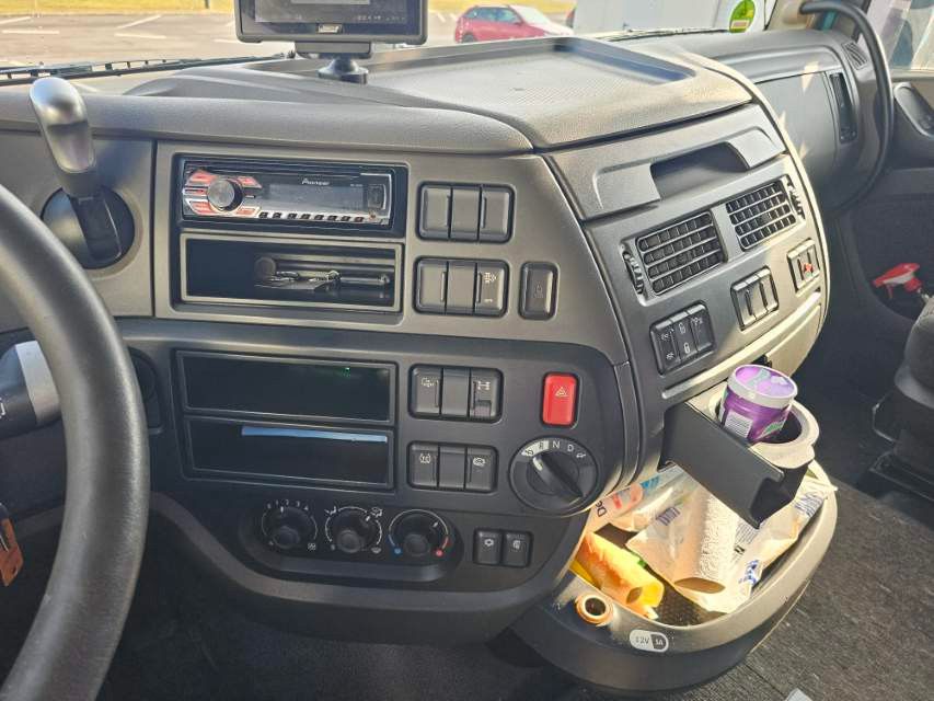 Fahrzeugabbildung DAF XF 410 Space Cab, Euro 6, Standklima