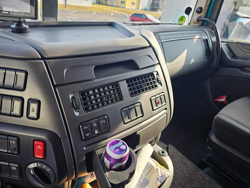 Fahrzeugabbildung DAF XF 410 Space Cab, Euro 6, Standklima