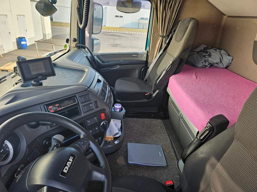 Fahrzeugabbildung DAF XF 410 Space Cab, Euro 6, Standklima