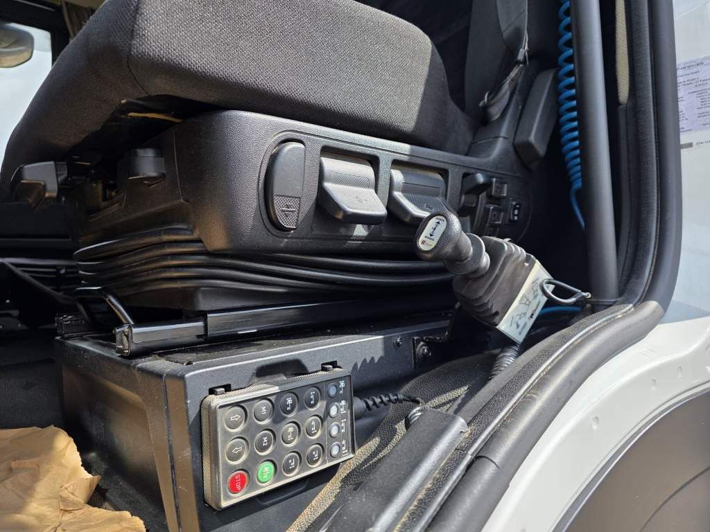 Fahrzeugabbildung Iveco 480 S-Way, Retarder, Klima Automat, 2 Kreis-Hydr