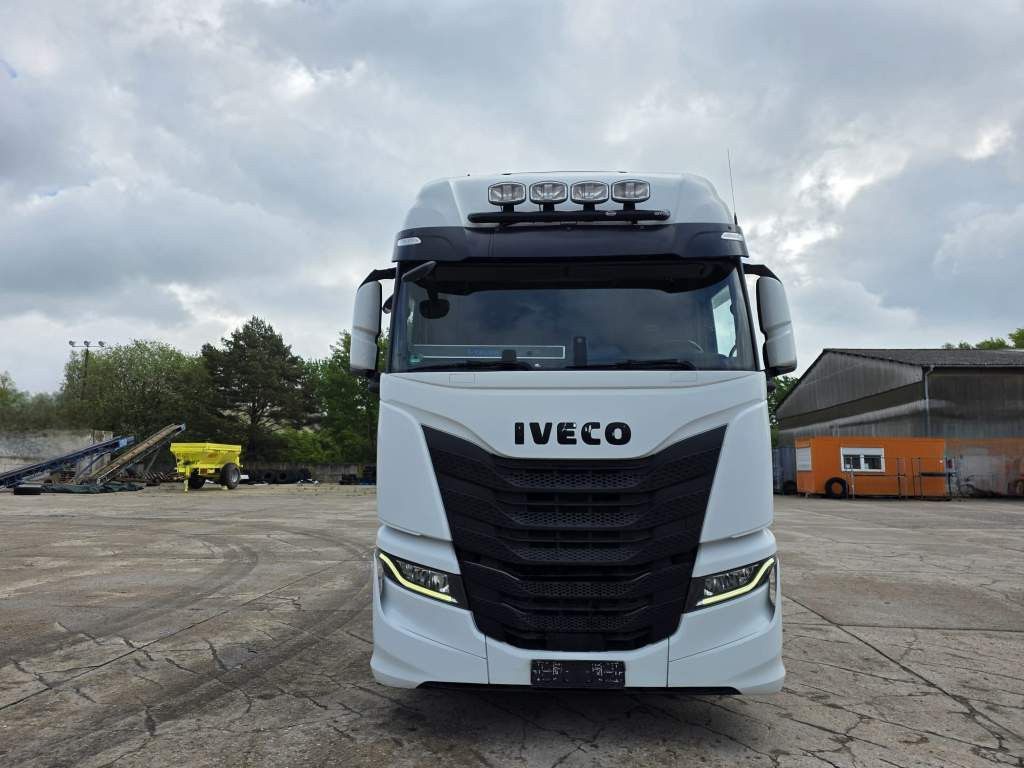 Fahrzeugabbildung Iveco 480 S-Way, Retarder, Klima Automat, 2 Kreis-Hydr
