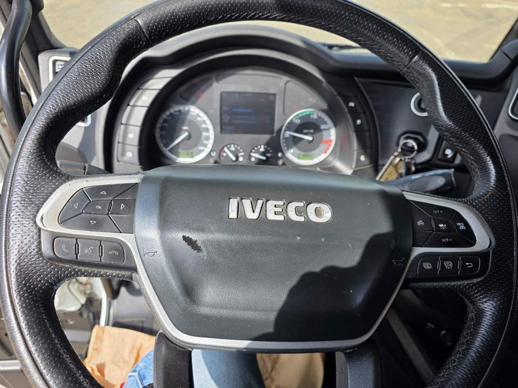 Fahrzeugabbildung Iveco 480 S-Way, Retarder, Klima Automat, 2 Kreis-Hydr
