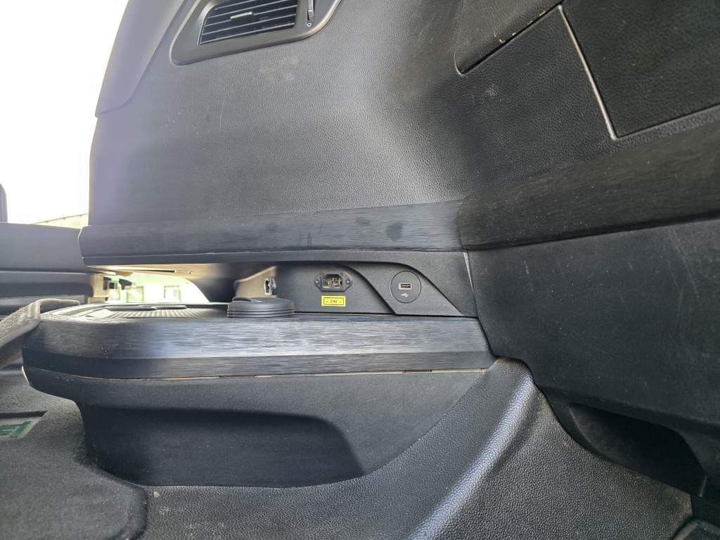 Fahrzeugabbildung Iveco 480 S-Way, Retarder, Klima Automat, 2 Kreis-Hydr