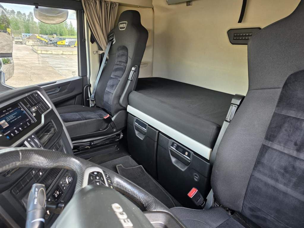 Fahrzeugabbildung Iveco 480 S-Way, Retarder, Klima Automat, 2 Kreis-Hydr