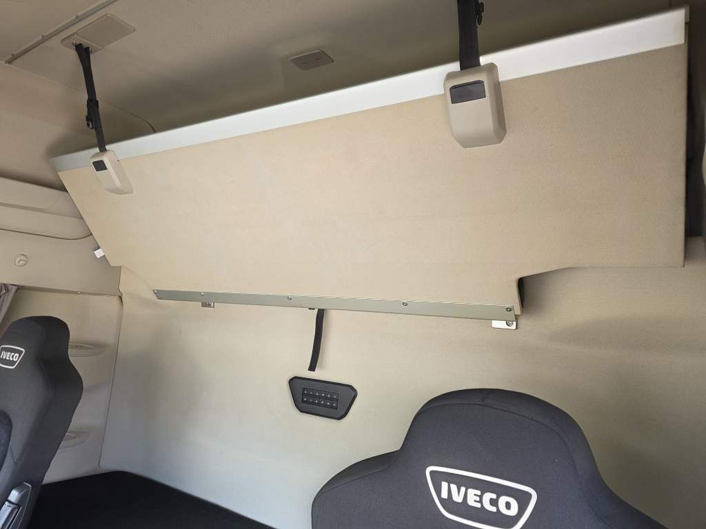 Fahrzeugabbildung Iveco 480 S-Way, Retarder, Klima Automat, 2 Kreis-Hydr