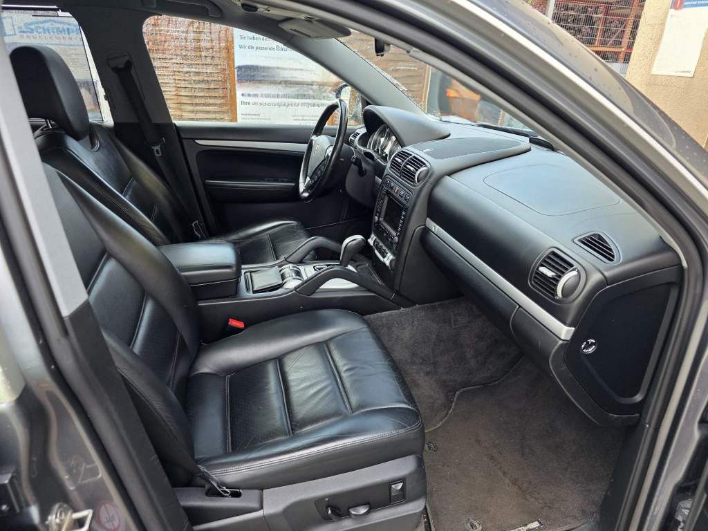 Fahrzeugabbildung Porsche Cayenne S 4.5 L mit 340 PS, V8, Allrad