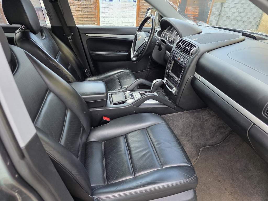 Fahrzeugabbildung Porsche Cayenne S 4.5 L mit 340 PS, V8, Allrad