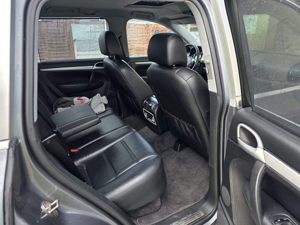 Fahrzeugabbildung Porsche Cayenne S 4.5 L mit 340 PS, V8, Allrad