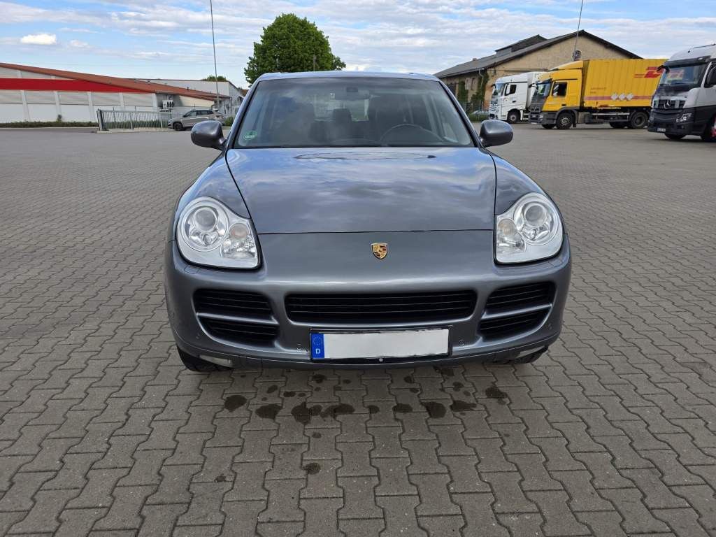 Fahrzeugabbildung Porsche Cayenne S 4.5 L mit 340 PS, V8, Allrad