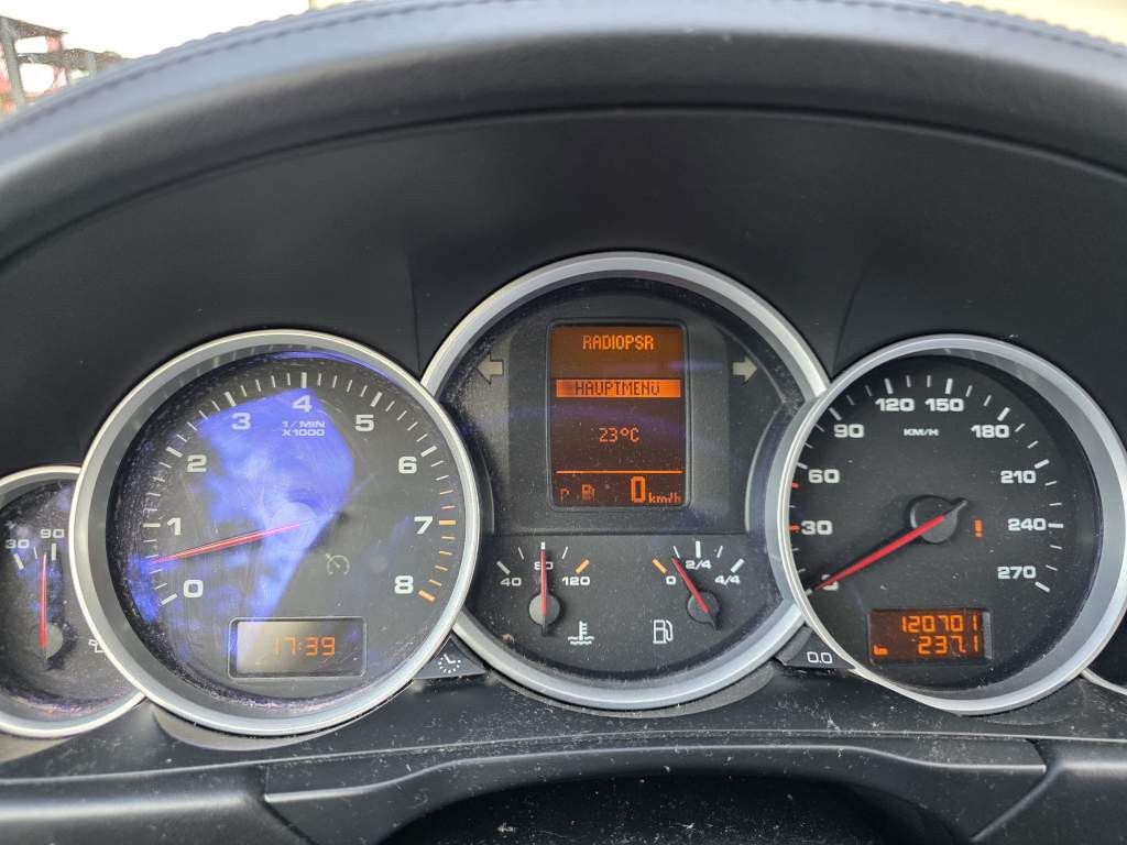 Fahrzeugabbildung Porsche Cayenne S 4.5 L mit 340 PS, V8, Allrad