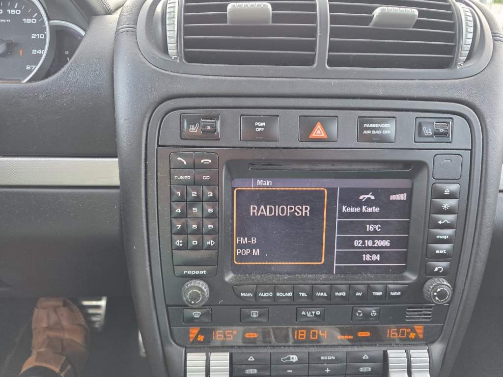 Fahrzeugabbildung Porsche Cayenne S 4.5 L mit 340 PS, V8, Allrad