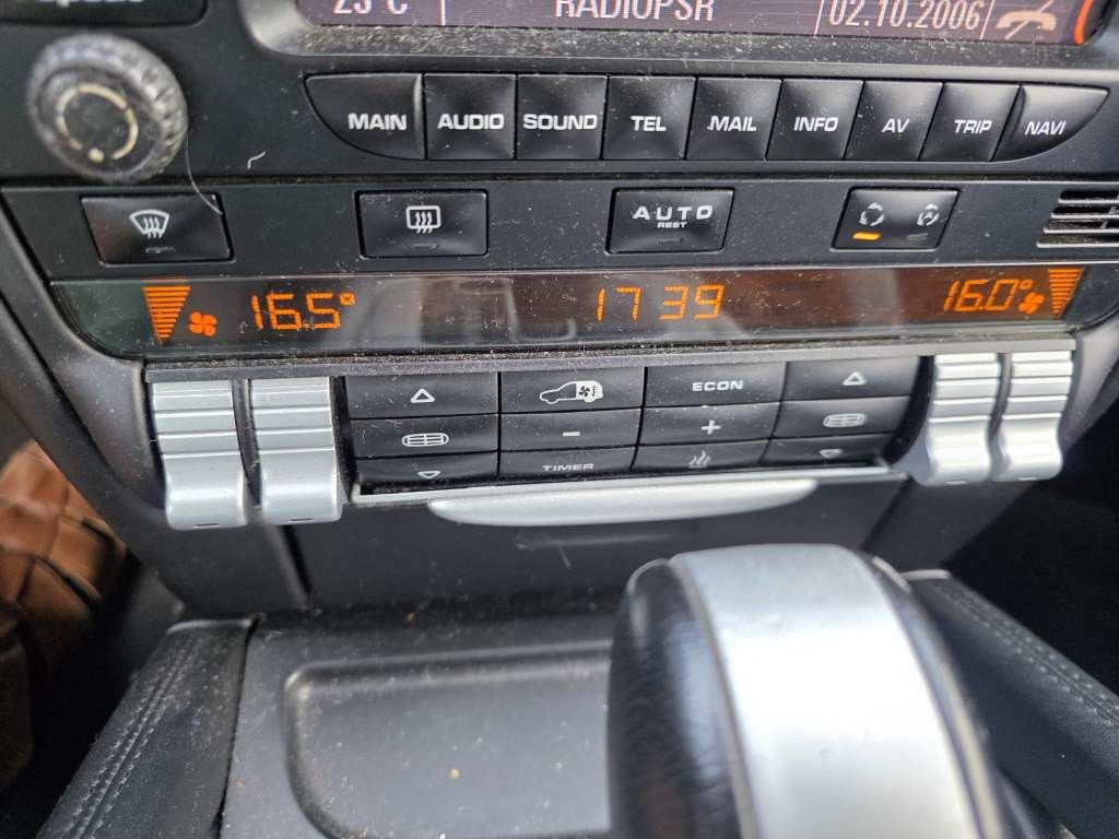 Fahrzeugabbildung Porsche Cayenne S 4.5 L mit 340 PS, V8, Allrad