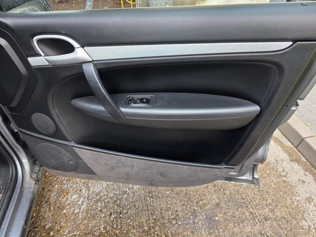 Fahrzeugabbildung Porsche Cayenne S 4.5 L mit 340 PS, V8, Allrad